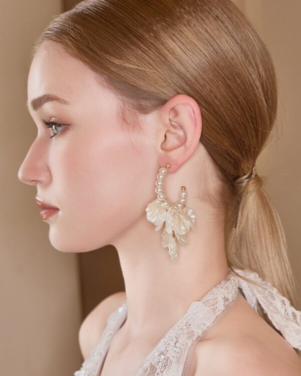 Pearl Shell Petal Drop Earrings